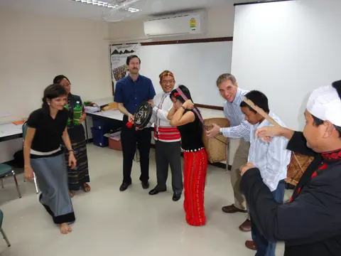 Lacid Jhoem: mougsoug" ci: yhung: khyoo: jhau" yu uri